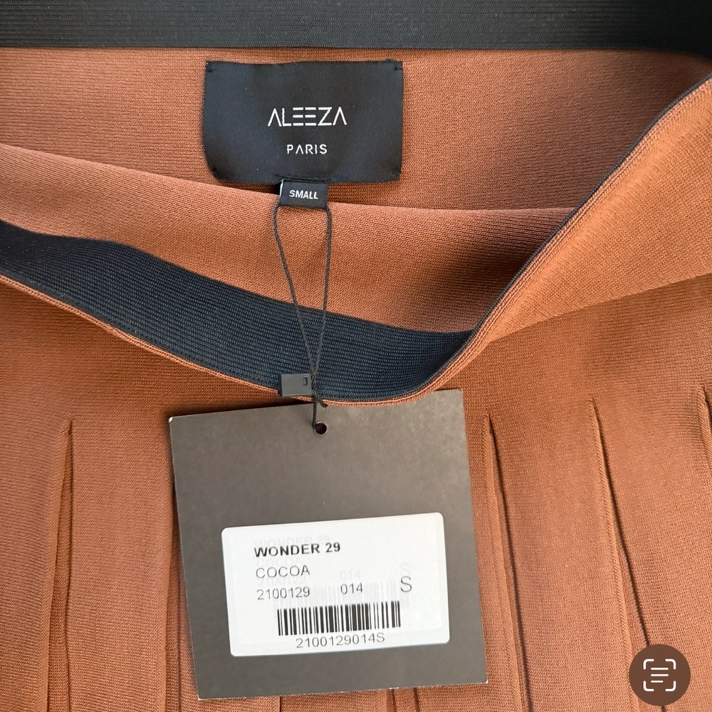 NWT ALEEZA PARIS Elegant Brown Pleated Skirt - Picture 5 of 5